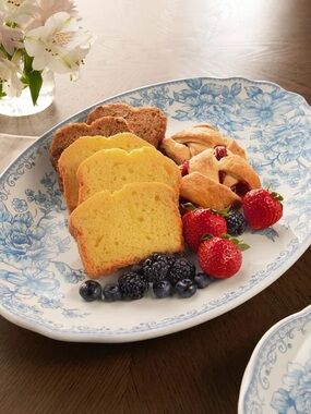 The Pioneer Woman Agatha Stoneware 16-inch Serving Platter, Blue New in box